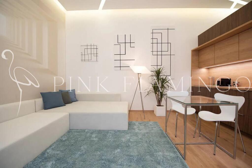 Modern Loft-style - Pink Flamingo Lejlighed