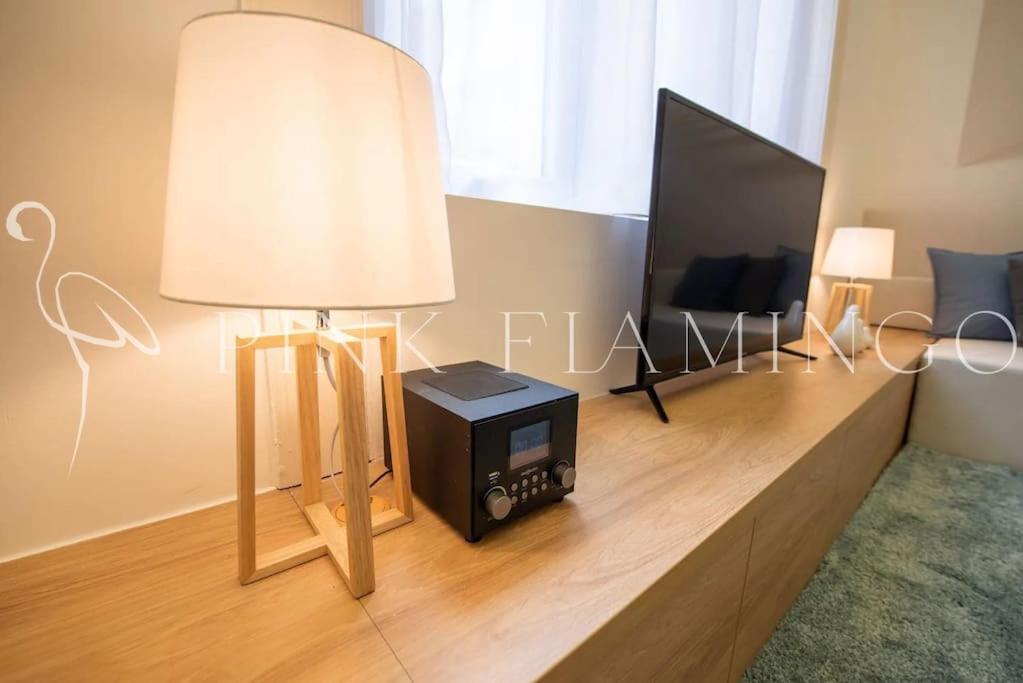 Apartment Modern Loft-style - Pink Flamingo *
